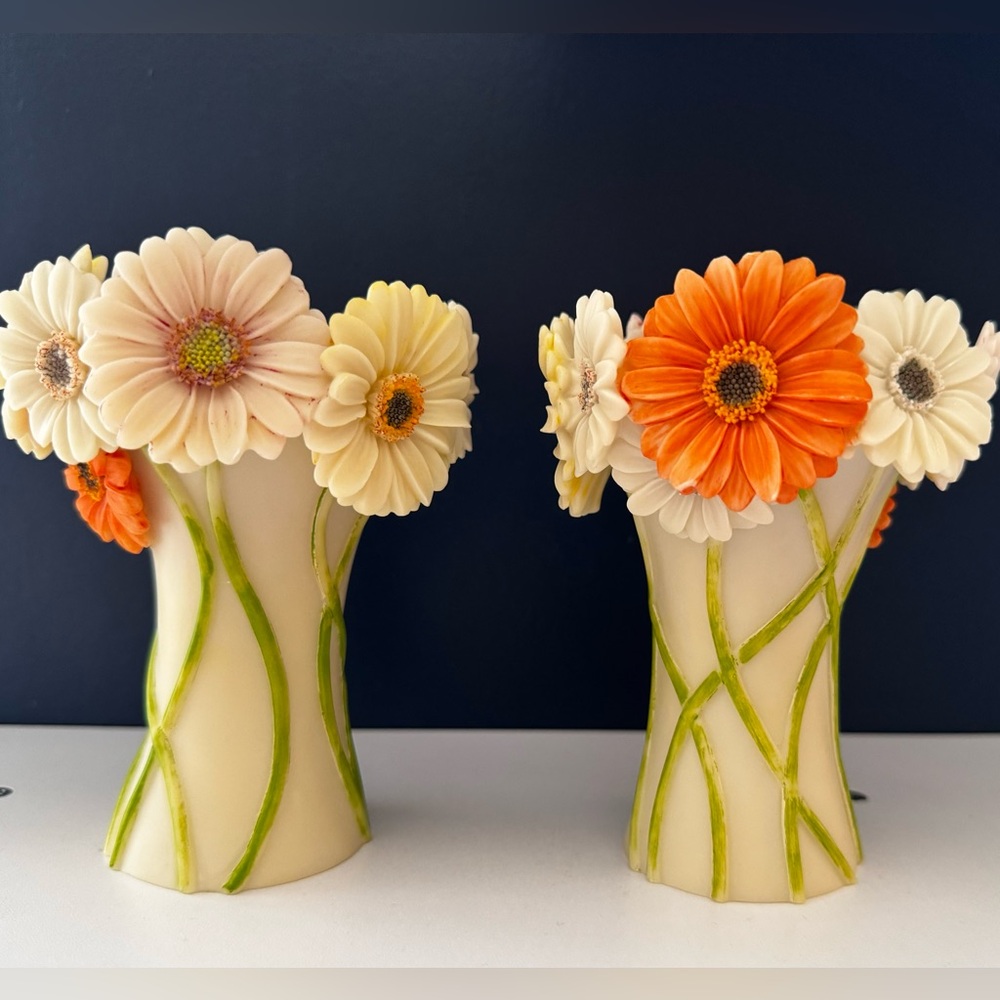 Ibis & Orchid Gerber Daisy Bouquet Tealight
